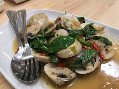 ผัดฉ่าหอยตลับ