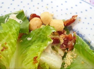 สลัดซีซ่าร์ไข่เค็ม