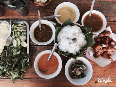 ขนมจีนชุดใหญ่ น้ำยาอร่อยจริงเด้อ