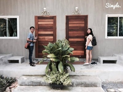 หน้าห้องพัก