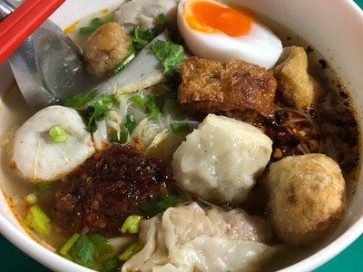 เส้นหมี่ต้มยำพริกเผา ไข่ยางมะตูม