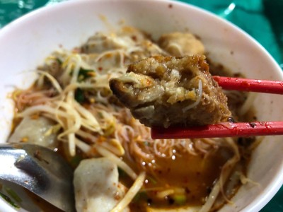 เส้นหมี่ต้มยำพริกเผา ไข่ยางมะตูม