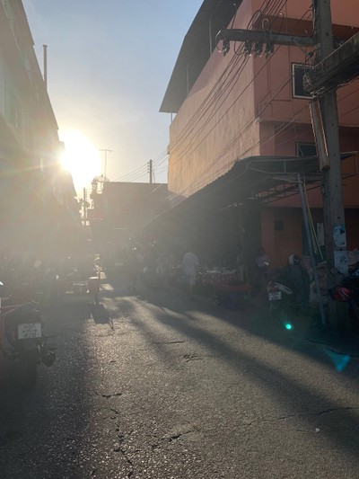 ตลาดโรงโป๊ะริมถนนหมายเลข 3