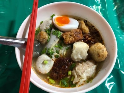 เส้นหมี่ต้มยำพริกเผา ไข่ยางมะตูม