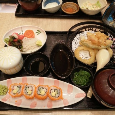 อาหาร หรือ เครื่องดื่ม