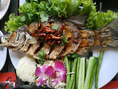 ปลากะพงทอดน้ำปลา