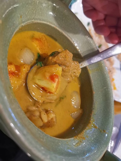 แกงกะหรี่ไก่