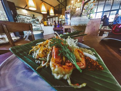 ผัดไทกุ้ง (ตัวโตมาก)