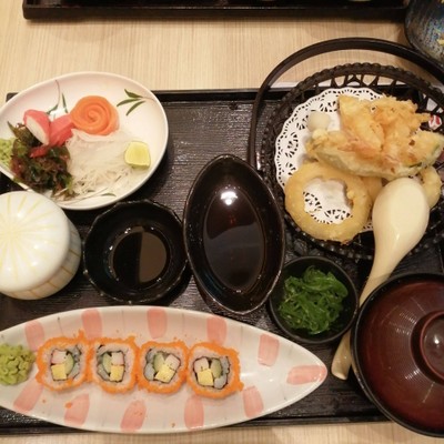 อาหาร หรือ เครื่องดื่ม