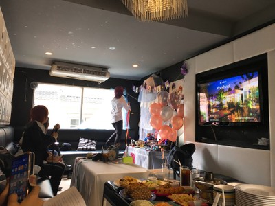 บรรยากาศ ใบไม้ร่าเริง สุขุมวิท