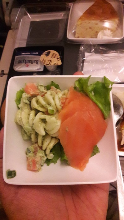 ตัวอย่างอาหารที่เสิรฟบนเครื่องค่ะ