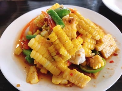 ตำข้าวโพดไข่เค็ม