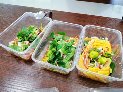 อาหาร หรือ เครื่องดื่ม