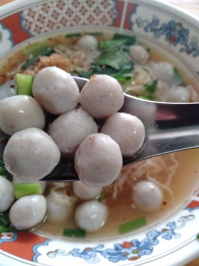 ต้มยำลูกชิ้นปลากราย