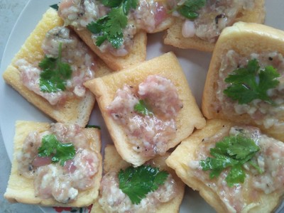 วิธีทำ ขนมปัง(ชุบไข่)หน้าหมู วิธีทำ ขนมปัง(ชุบไข่)หน้าหมู