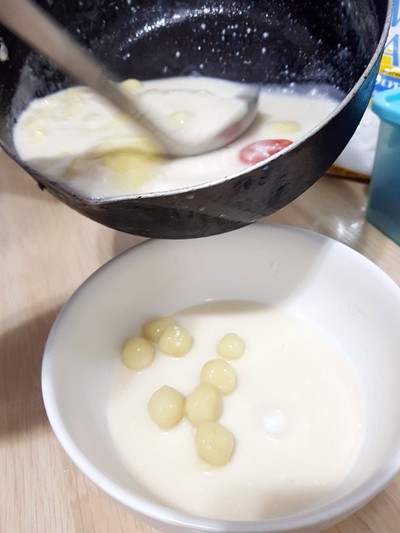 วิธีทำ บัวลอยทุเรียนไข่เค็ม วิธีทำ บัวลอยทุเรียนไข่เค็ม