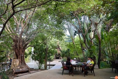 บรรยากาศ สวนอาหาร ครัวเก้าคูณเก้า