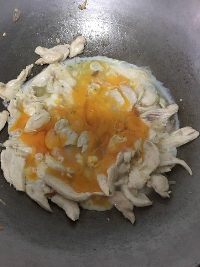 วิธีทำ “ผัดแตงกวาไข่ใส่อกไก่"