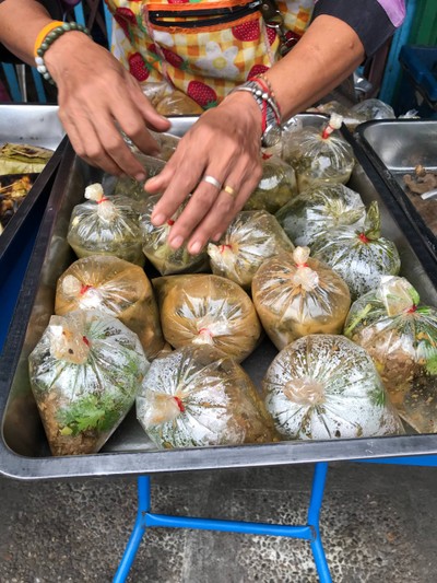 เมืองเชียงใหม่ 
ตลาาดเช้าตรู่ มีอะไรมากกว่าที่คิด