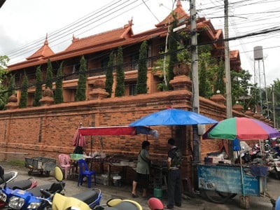 เมืองเชียงใหม่ 
ตลาาดเช้าตรู่ มีอะไรมากกว่าที่คิด