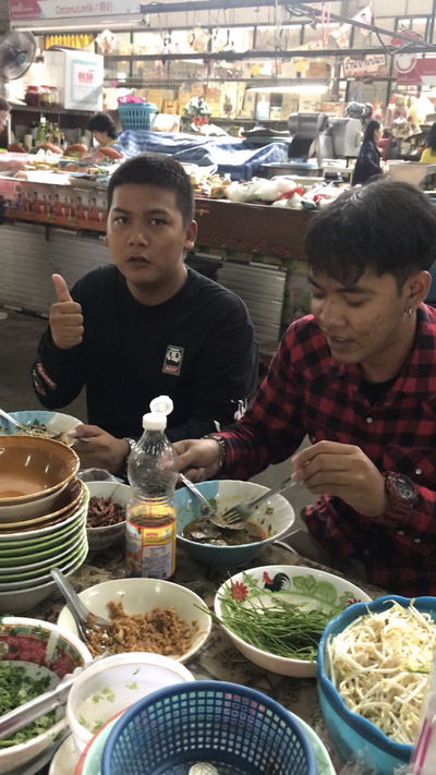 เมืองเชียงใหม่ 
ตลาาดเช้าตรู่ มีอะไรมากกว่าที่คิด