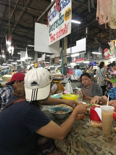 เมืองเชียงใหม่ 
ตลาาดเช้าตรู่ มีอะไรมากกว่าที่คิด