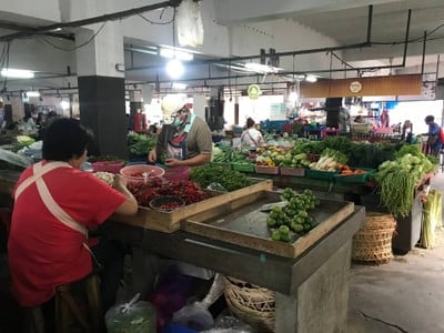 เมืองเชียงใหม่ 
ตลาาดเช้าตรู่ มีอะไรมากกว่าที่คิด