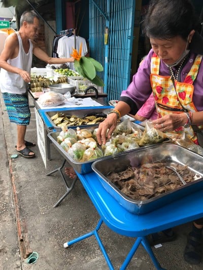 เมืองเชียงใหม่ 
ตลาาดเช้าตรู่ มีอะไรมากกว่าที่คิด