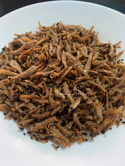 วิธีทำ ปลาฉิ้งฉ้างทอดเคลือบงาดำ วิธีทำ ปลาฉิ้งฉ้างทอดเคลือบงาดำ