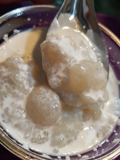ข้าวเหนียวเปียกลำไยมะพร้าวอ่อน