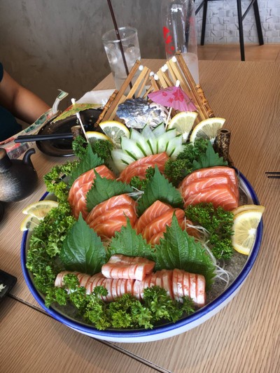 SALMON SASHIMI