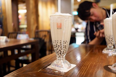 ชาไข่มุกแก้วที่สาม ราคา 85 TWD เป็นไข่มุกเม็ดเล็ก