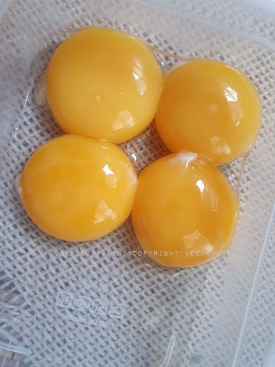 วิธีทำ ไข่แดงดองน้ำปลา