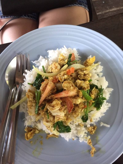 ข้าวผัดผงกะหรี่กุ้ง