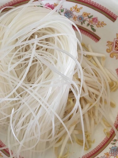 วิธีทำ เส้นเล็กน้ำหมูสับ Low Iodine