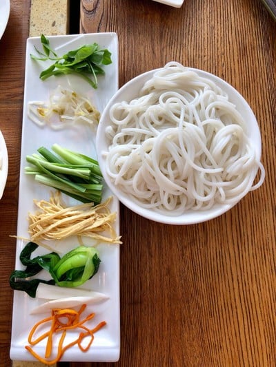 Overseas Chinese Restaurant ขนมจีนข้ามสะพาน