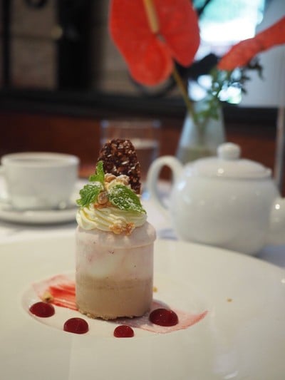 Ice-Cream Cake with Raspberry Sauce