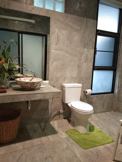 ห้องน้ำสะอาดและใหญ่