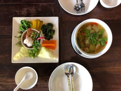 อาหาร หรือ เครื่องดื่ม