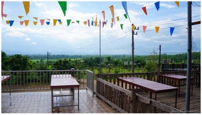 วิวดีมาก เห็นทิวเขารอบๆ