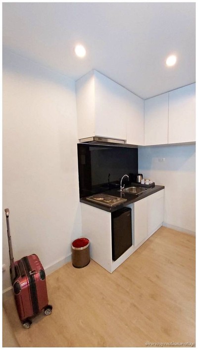 ห้องครัว (แต่ไม่มีอุปกรณ์)