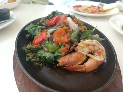 ซีฟู้ดผัดฉ่ากะทะร้อน