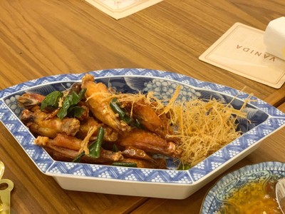 ปีกไก่ทอดตะไคร้