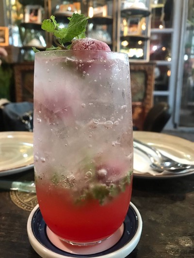 อาหาร หรือ เครื่องดื่ม