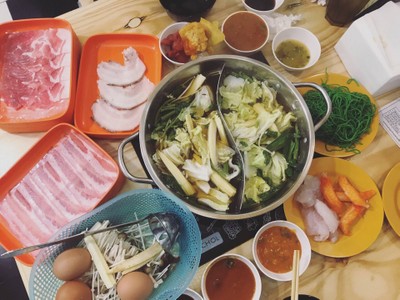 อาหาร หรือ เครื่องดื่ม