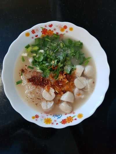 ก๋วยจั๊บญวนลูกชิ้นหมู