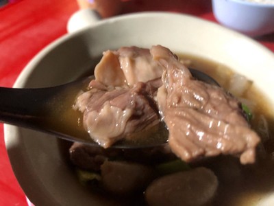 หมูตุ๋น เอ็นตุ๋นน้ำแดงในหม้อดิน