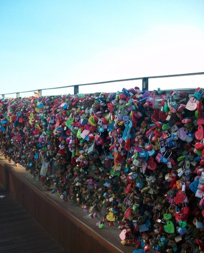 แม่กุญแจสารพัดสีเยอะมากๆ