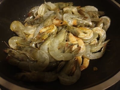วิธีทำ กุ้งทอดกระเทียม(สูตรใช้เนย) วิธีทำ กุ้งทอดกระเทียม(สูตรใช้เนย)