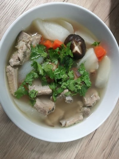 แกงจืดหัวไชเท้ากระดูกหมู